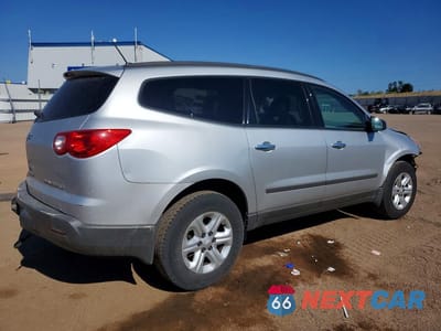 Trzecie zdjęcie samochodu z tyłu: 2011 CHEVROLET TRAVERSE LS VIN:1GNKRFED0BJ374089 - miniatura