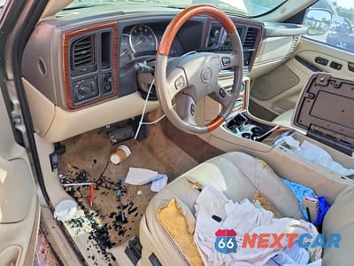 Zdjęcie 8 z 13 samochodu: 2003 CADILLAC ESCALADE LUXURY VIN:1GYEK63N53R281362 - miniatura
