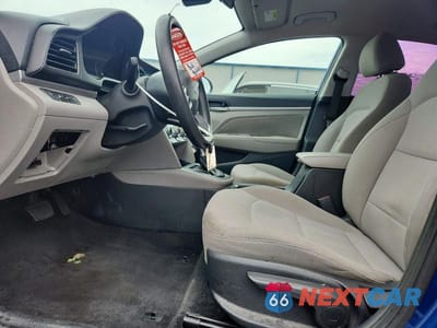 Zdjęcie 7 z 12 samochodu: 2019 HYUNDAI ELANTRA SEL VIN:5NPD84LF4KH431691 - miniatura