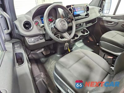 Zdjęcie 8 z 13 samochodu: 2025 MERCEDES-BENZ SPRINTER 2500 VIN:W1Z4KGHY1ST214342 - miniatura