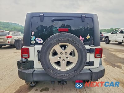 Zdjęcie 6 z 13 samochodu: 2016 JEEP WRANGLER UNLIMITED SPORT VIN:1C4BJWDG6GL206013 - miniatura