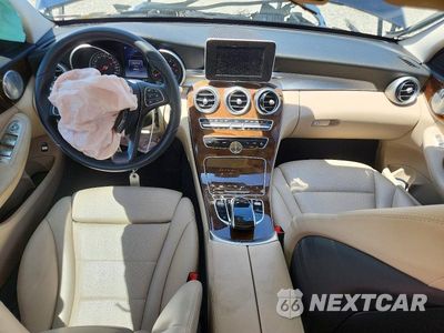 Zdjęcie 8 z 12 samochodu: 2016 MERCEDES-BENZ C 300 4MATIC VIN:55SWF4KB1GU147873 - miniatura