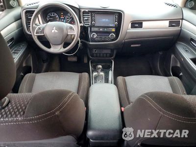 Zdjęcie 8 z 14 samochodu: 2018 MITSUBISHI OUTLANDER ES VIN:JA4AD2A31JZ060969 - miniatura