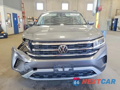 Piąte zdjęcie samochodu w środku: 2023 VOLKSWAGEN ATLAS SE VIN:1V2HR2CA2PC502153 - miniatura