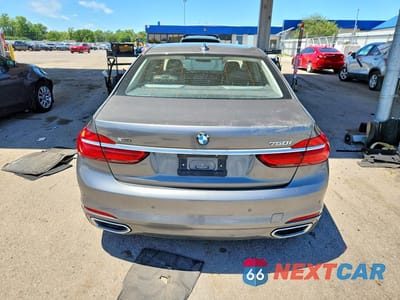 Zdjęcie 6 z 12 samochodu: 2016 BMW 750 XI VIN:WBA7F2C57GGE12322 - miniatura