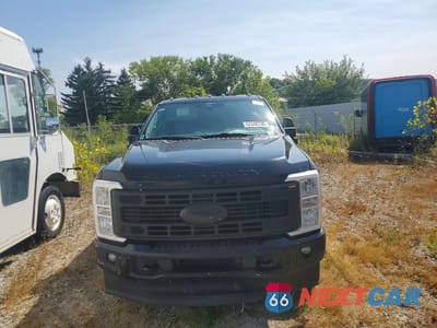 Piąte zdjęcie samochodu w środku: 2024 FORD F350 SUPER DUTY VIN:1FT8W3DT0REC54301 - miniatura