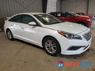 Czwarte zdjęcie samochodu z boku: 2016 HYUNDAI SONATA SE VIN:5NPE24AF6GH381411 - miniatura