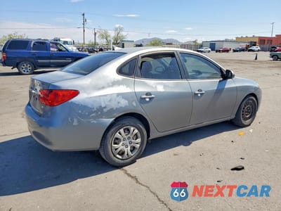 Trzecie zdjęcie samochodu z tyłu: 2010 HYUNDAI ELANTRA GLS VIN:KMHDU4AD5AU112068 - miniatura