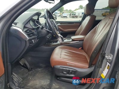 Zdjęcie 7 z 13 samochodu: 2018 BMW X5 XDRIVE35I VIN:5UXKR0C52J0X89919 - miniatura