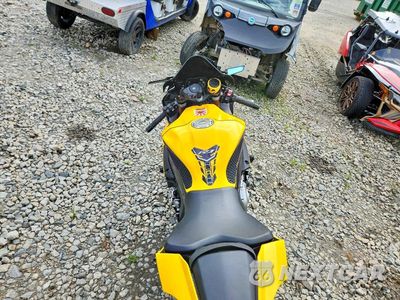 Zdjęcie 6 z 9 samochodu: 2016 YAMAHA YZFR1 VIN:JYARN39E9GA002600 - miniatura