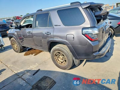 Drugie zdjęcie samochodu z przodu: 2021 TOYOTA 4RUNNER SR5 VIN:JTEEU5JR1M5250002 - miniatura