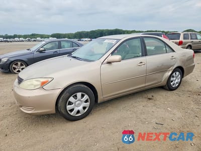 2004 TOYOTA CAMRY LE 4T1BE32K04U355139 - główne zdjęcie licytacji z USA - miniatura