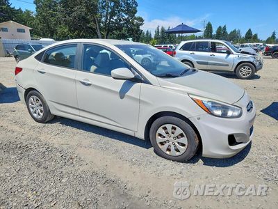 Czwarte zdjęcie samochodu z boku: 2016 HYUNDAI ACCENT SE VIN:KMHCT4AE4GU104608 - miniatura