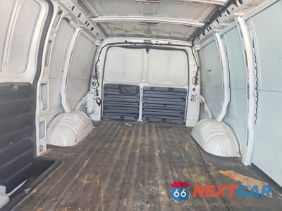 Zdjęcie 10 z 13 samochodu: 2021 CHEVROLET EXPRESS G2500 DELIVERY VAN VIN:1GCWGAFP4M1305680 - miniatura