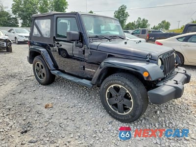 Czwarte zdjęcie samochodu z boku: 2012 JEEP WRANGLER SAHARA VIN:1C4AJWBG7CL264706 - miniatura