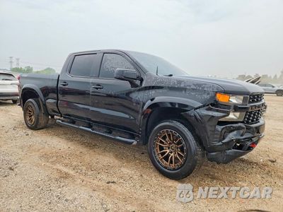 Czwarte zdjęcie samochodu z boku: 2020 CHEVROLET SILVERADO K1500 TRAIL BOSS CUSTOM VIN:1GCPYCEF2LZ208385 - miniatura