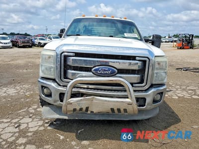 Piąte zdjęcie samochodu w środku: 2011 FORD F350 SUPER DUTY VIN:1FT8W3DT8BEC04476 - miniatura