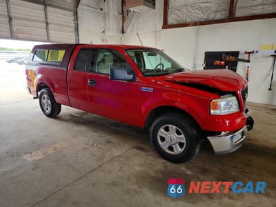 Czwarte zdjęcie samochodu z boku: 2004 FORD F150 XLT VIN:1FTRX12W24FA14818 - miniatura