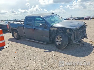 Czwarte zdjęcie samochodu z boku: 2017 CHEVROLET SILVERADO K1500 LT VIN:1GCVKREC3HZ161537 - miniatura