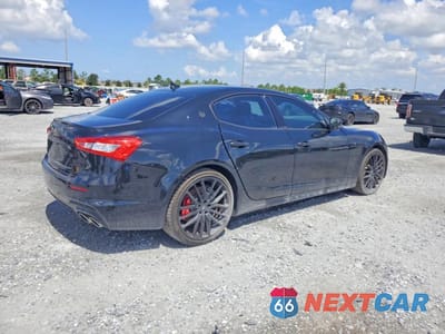 Trzecie zdjęcie samochodu z tyłu: 2019 MASERATI GHIBLI S VIN:ZAM57YTS3K1315932 - miniatura