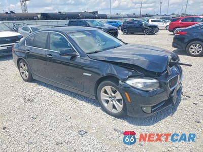 Czwarte zdjęcie samochodu z boku: 2013 BMW 528 XI VIN:WBAXH5C56DDW14574 - miniatura