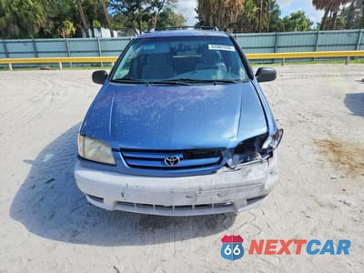 Piąte zdjęcie samochodu w środku: 2001 TOYOTA SIENNA LE VIN:4T3ZF13CX1U342568 - miniatura