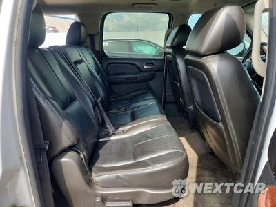 Zdjęcie 11 z 13 samochodu: 2011 CHEVROLET SUBURBAN K1500 LT VIN:1GNSKJE32BR337075 - miniatura