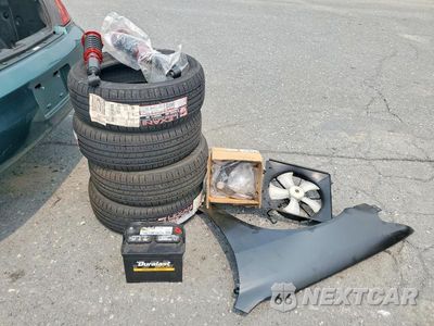 Zdjęcie 12 z 13 samochodu: 2002 HONDA ACCORD EX VIN:1HGCG22542A024040 - miniatura