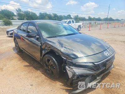 Czwarte zdjęcie samochodu z boku: 2026 HYUNDAI ELANTRA SEL SPORT VIN:KMHLM4DG2TU097775 - miniatura