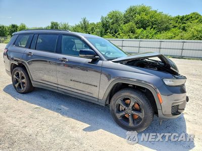 Czwarte zdjęcie samochodu z boku: 2021 JEEP GRAND CHEROKEE L LAREDO VIN:1C4RJKAG3M8182523 - miniatura