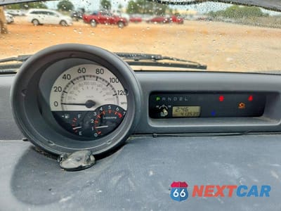 Zdjęcie 9 z 13 samochodu: 2006 TOYOTA SCION XB VIN:JTLKT324X64092371 - miniatura