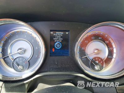 Zdjęcie 9 z 13 samochodu: 2014 CHRYSLER 300 VIN:2C3CCAAG1EH127658 - miniatura