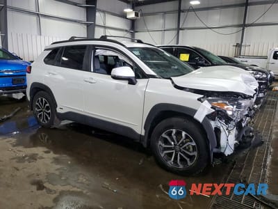 Czwarte zdjęcie samochodu z boku: 2023 TOYOTA COROLLA CROSS HYBRID SE VIN:7MUFBABG4PV011178 - miniatura
