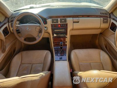 Zdjęcie 8 z 12 samochodu: 2001 MERCEDES-BENZ E 320 4MATIC VIN:WDBJH82J91X048766 - miniatura