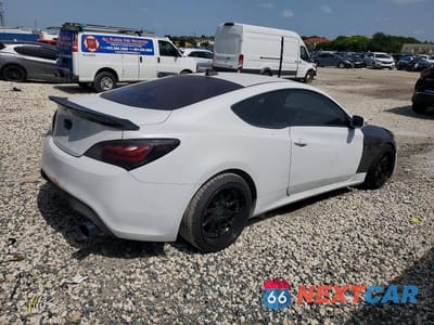 Trzecie zdjęcie samochodu z tyłu: 2016 HYUNDAI GENESIS COUPE 3.8L VIN:KMHHT6KJ6GU136537 - miniatura
