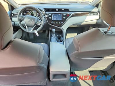 Zdjęcie 8 z 12 samochodu: 2018 TOYOTA CAMRY LE VIN:4T1B11HK0JU027058 - miniatura