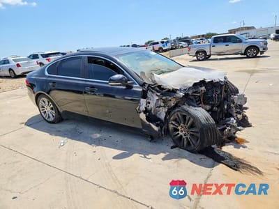 Czwarte zdjęcie samochodu z boku: 2016 JAGUAR XF PREMIUM VIN:SAJBJ4BV4GCY17861 - miniatura