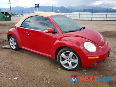 Czwarte zdjęcie samochodu z boku: 2006 VOLKSWAGEN NEW BEETLE CONVERTIBLE OPTION PACKAGE 2 VIN:3VWSF31YX6M323696 - miniatura