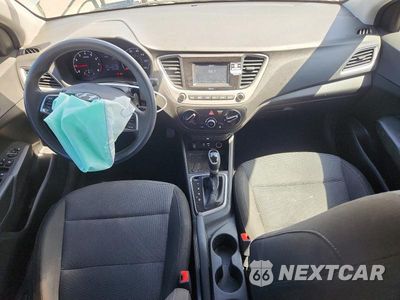 Zdjęcie 8 z 12 samochodu: 2019 HYUNDAI ACCENT SE VIN:3KPC24A33KE054720 - miniatura