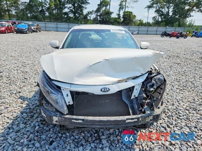 Piąte zdjęcie samochodu w środku: 2014 KIA OPTIMA LX VIN:5XXGM4A73EG308355 - miniatura