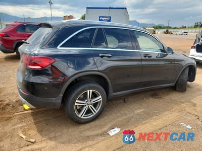 Trzecie zdjęcie samochodu z tyłu: 2020 MERCEDES-BENZ GLC 300 4MATIC VIN:WDC0G8EBXLF732037 - miniatura