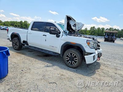 Czwarte zdjęcie samochodu z boku: 2020 GMC SIERRA K2500 AT4 VIN:1GT49PEY3LF176850 - miniatura