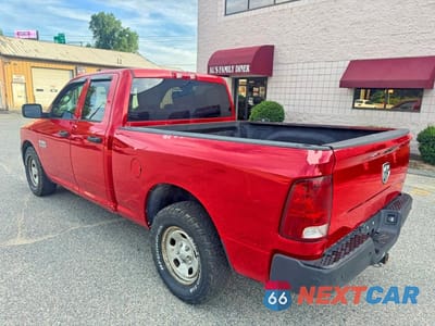 Trzecie zdjęcie samochodu z tyłu: 2018 RAM 1500 ST VIN:1C6RR6FG2JS272406 - miniatura