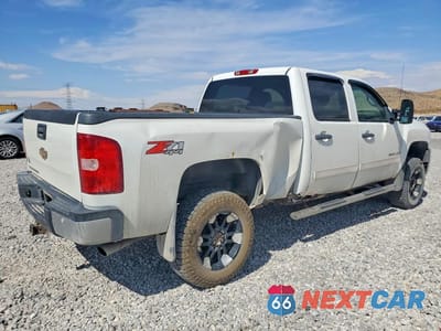 Trzecie zdjęcie samochodu z tyłu: 2008 CHEVROLET SILVERADO K2500 HEAVY DUTY VIN:1GCHK23K58F187413 - miniatura