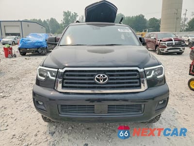 Piąte zdjęcie samochodu w środku: 2019 TOYOTA SEQUOIA TRD SPORT VIN:5TDBY5G15KS174210 - miniatura