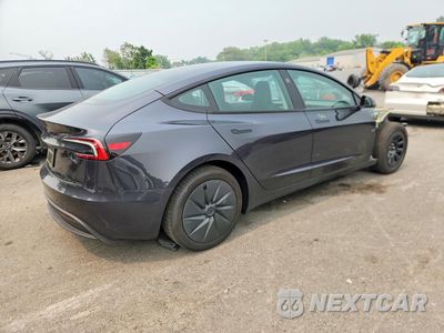 Trzecie zdjęcie samochodu z tyłu: 2025 TESLA MODEL 3 VIN:5YJ3E1EA2SF133904 - miniatura
