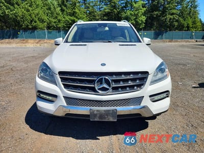 Piąte zdjęcie samochodu w środku: 2014 MERCEDES-BENZ ML 350 4MATIC VIN:4JGDA5HB3EA326969 - miniatura