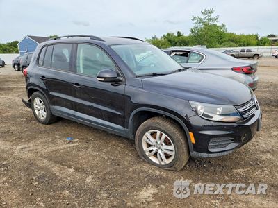 Czwarte zdjęcie samochodu z boku: 2017 VOLKSWAGEN TIGUAN S VIN:WVGAV7AX8HK000432 - miniatura