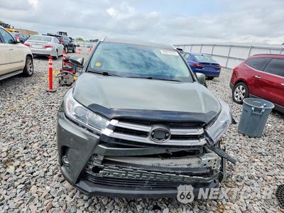 Piąte zdjęcie samochodu w środku: 2019 TOYOTA HIGHLANDER LIMITED VIN:5TDDZRFH4KS922117 - miniatura