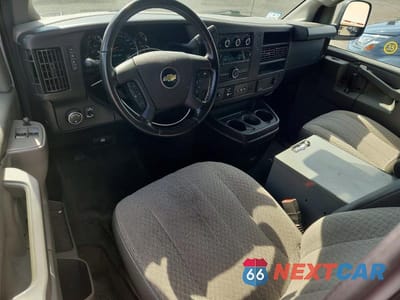 Zdjęcie 8 z 12 samochodu: 2022 CHEVROLET EXPRESS G2500 VIN:1GCWGAFP2N1167882 - miniatura